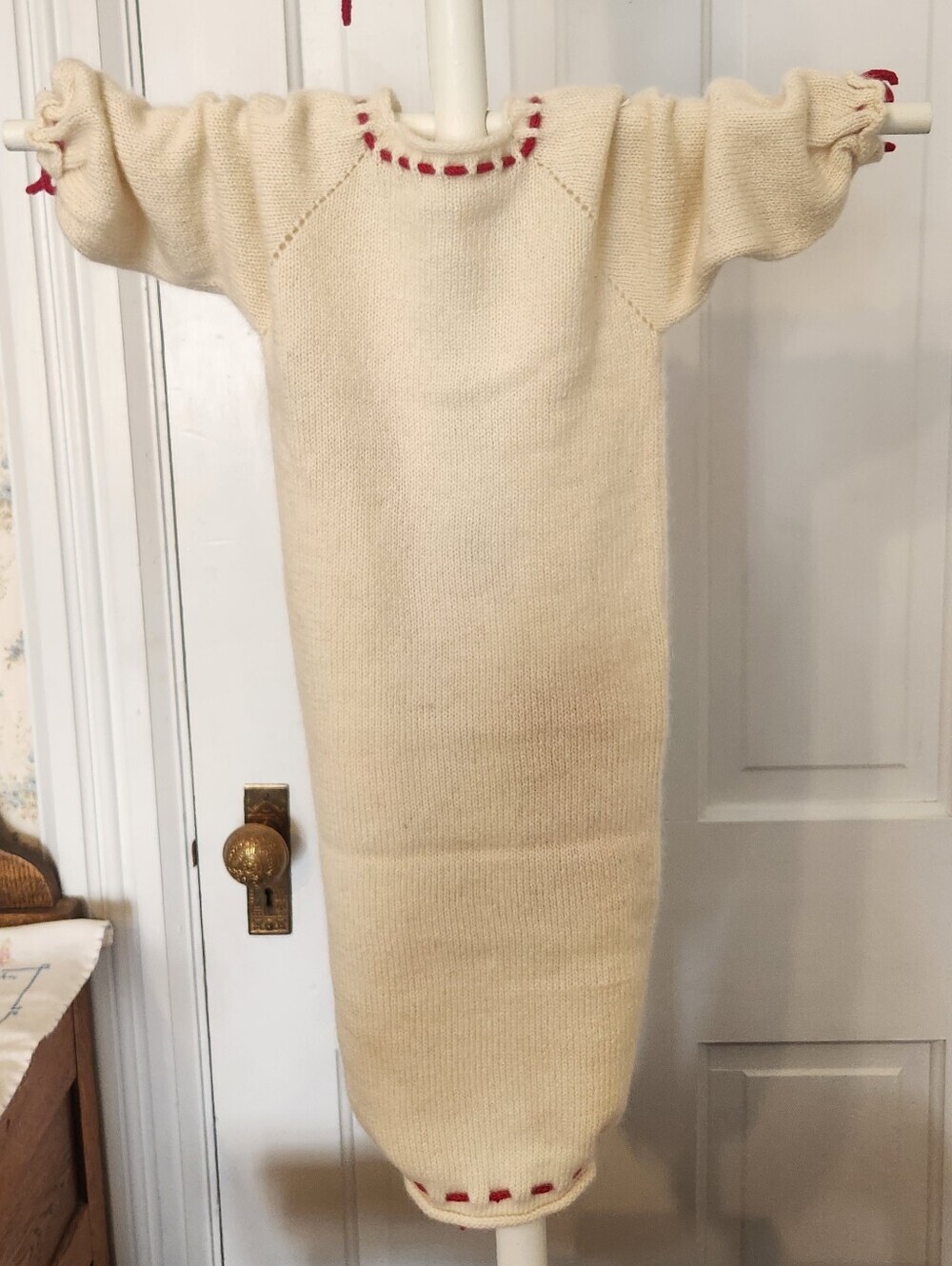 100% American Cashmere Cream and Red Giraffe Baby Sacque One Size - Picture 2 of 12